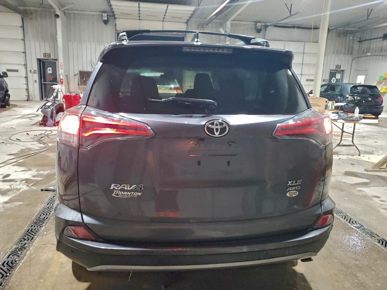 Toyota RAV4 Xle Image 12