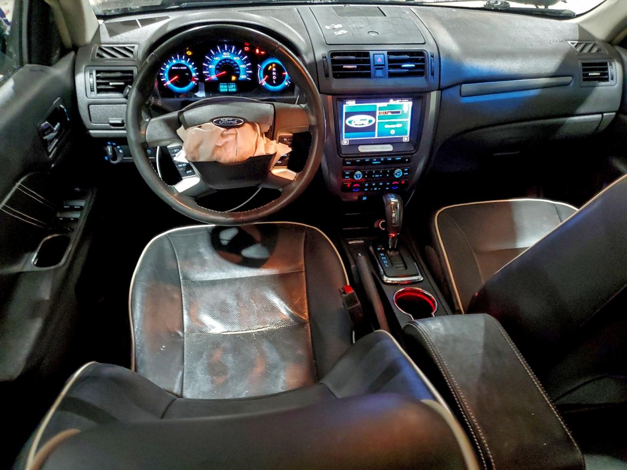 Ford Fusion Sel Image 2