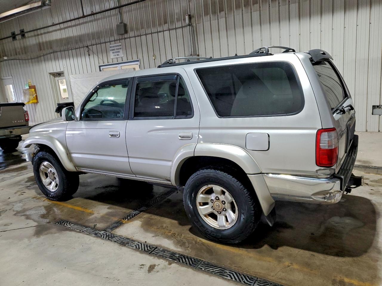 Toyota 4Runner Sr5 Image 5