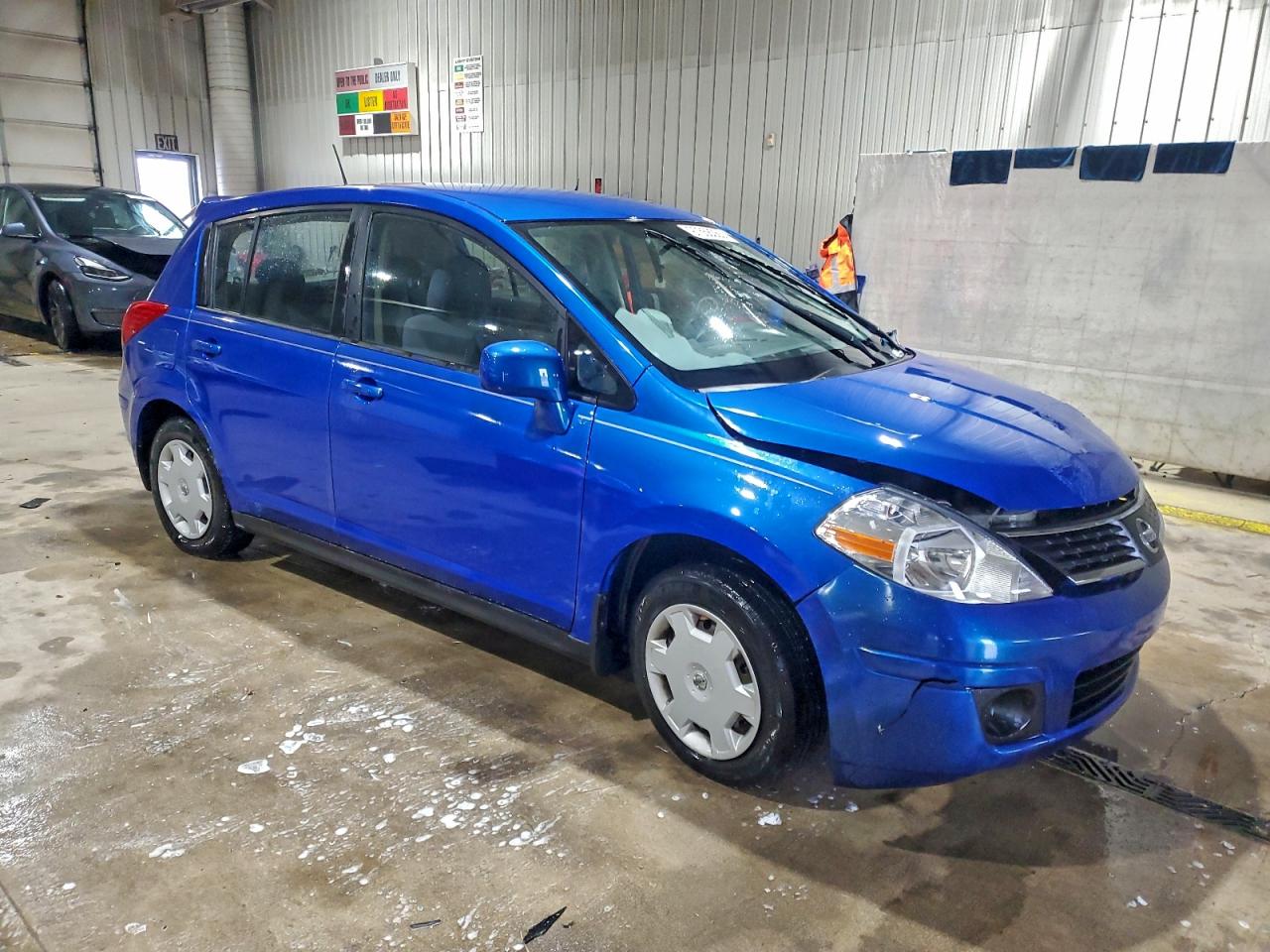 Nissan Versa S Image 9