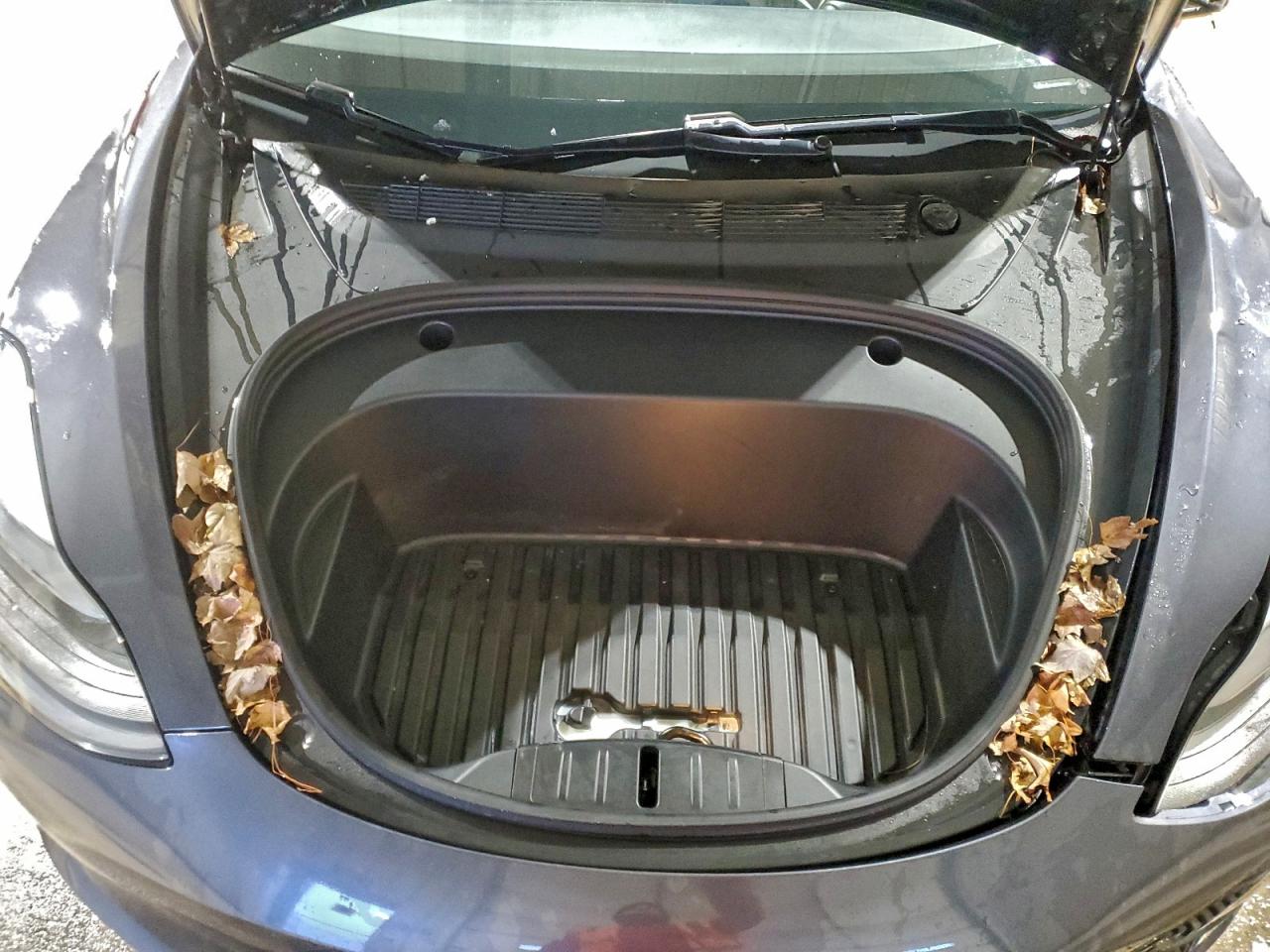 Tesla Model 3 Image 2