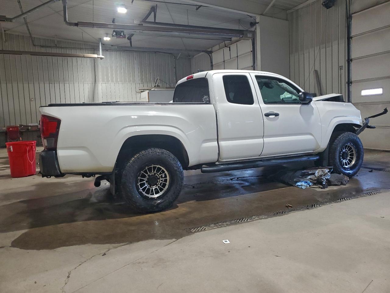 Toyota Tacoma Access Cab Image 4