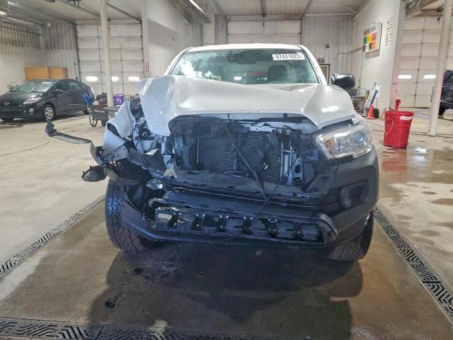 Toyota Tacoma Access Cab Image 10