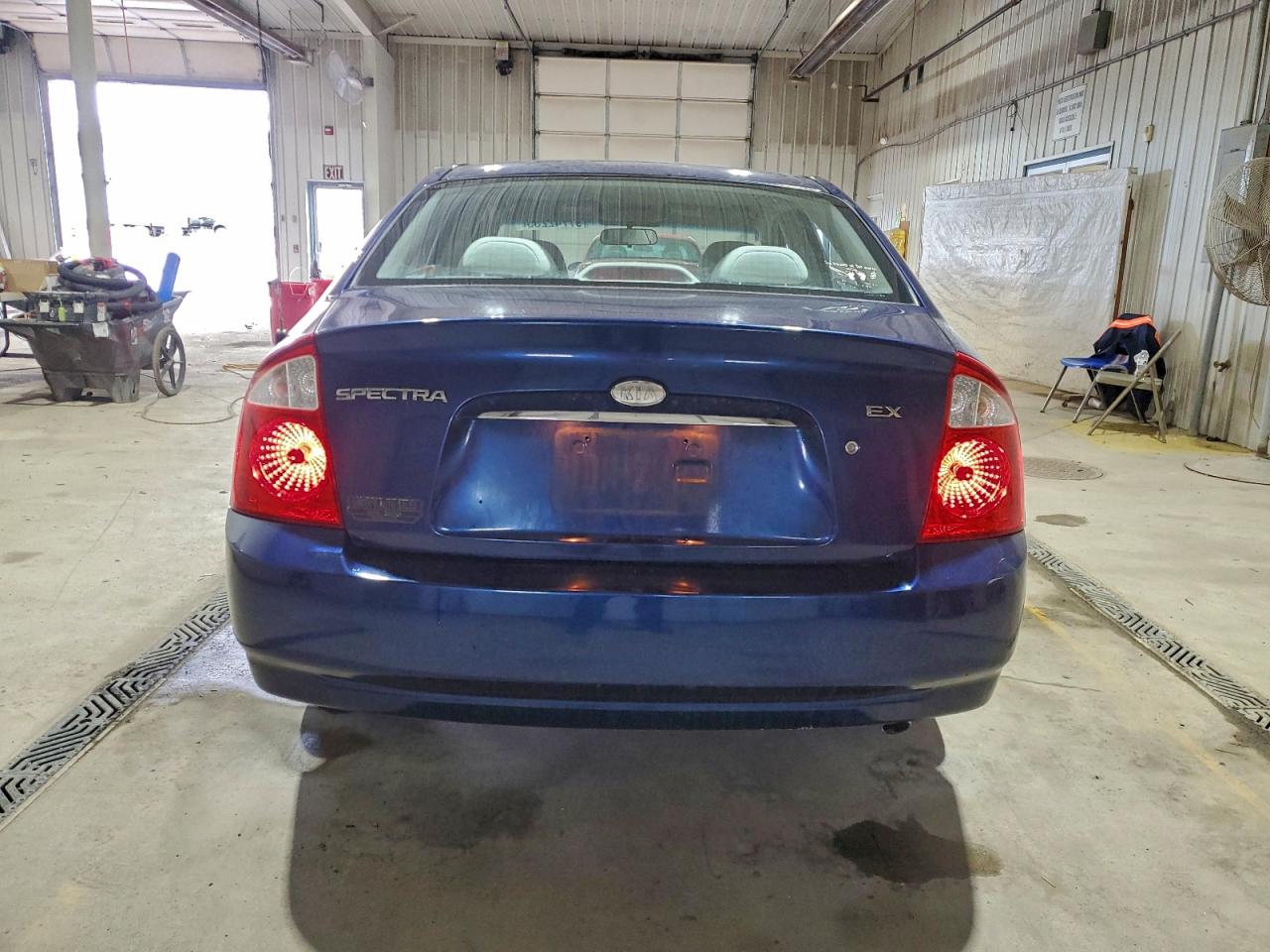 Kia Spectra Lx Image 11