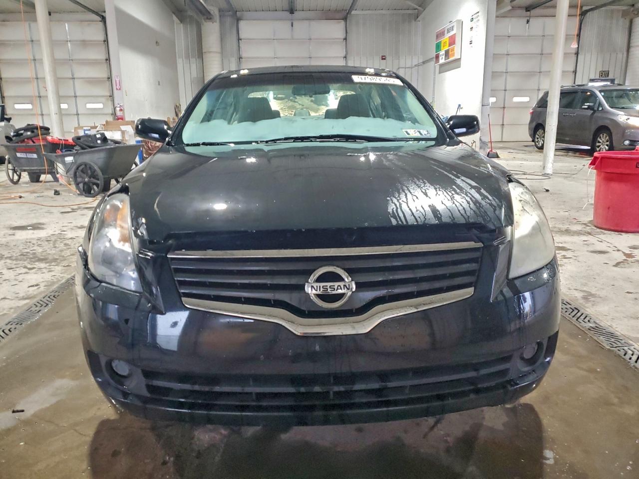 Nissan Altima 2.5 Image 9