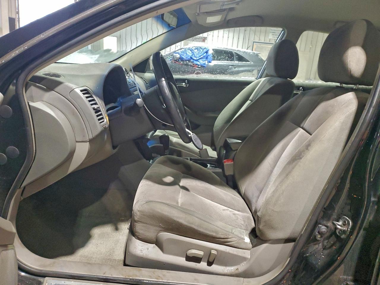 Nissan Altima 2.5 Image 4