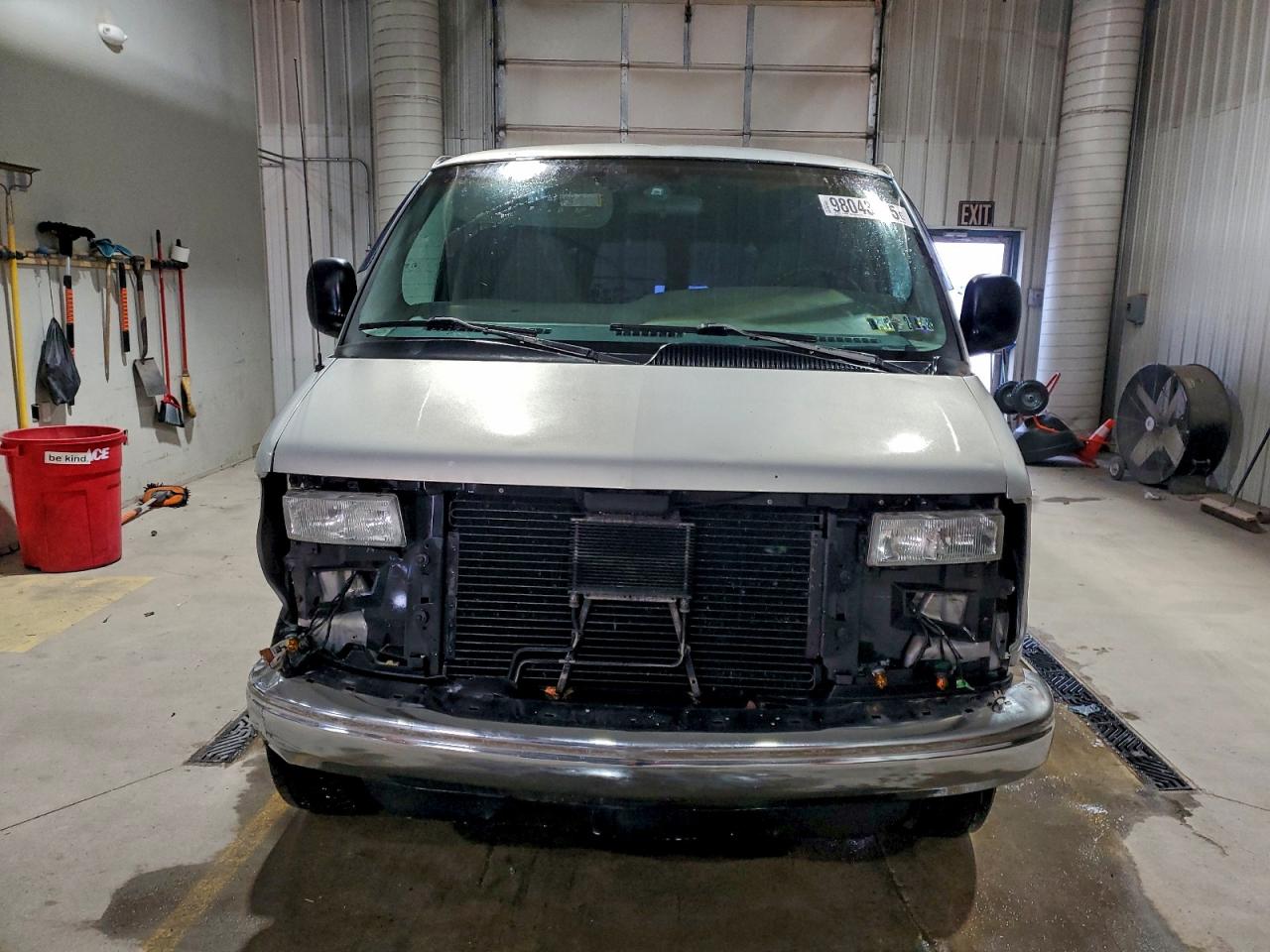 GMC Savana G2500 Image 9