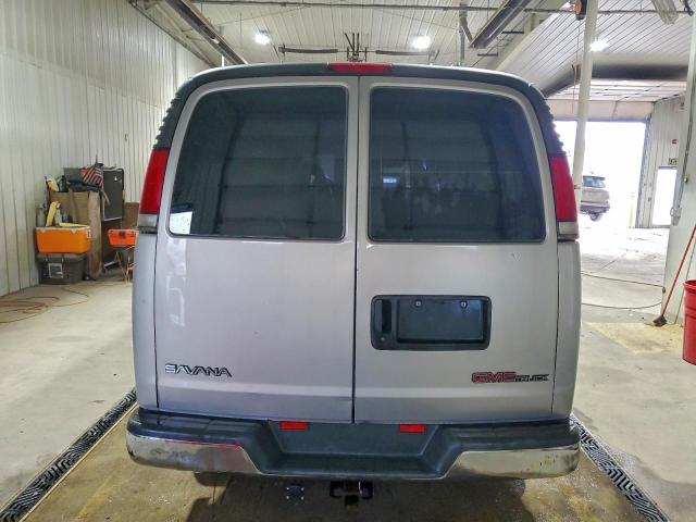 GMC Savana G2500 Image 12