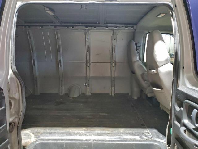 GMC Savana G2500 Image 2