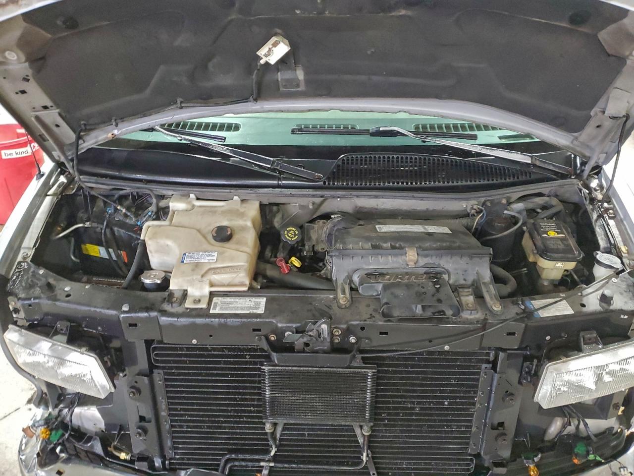 GMC Savana G2500 Image 4