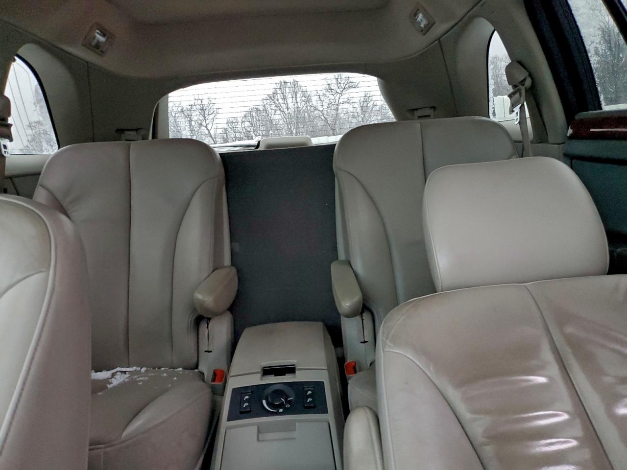 Chrysler Pacifica Touring Image 11