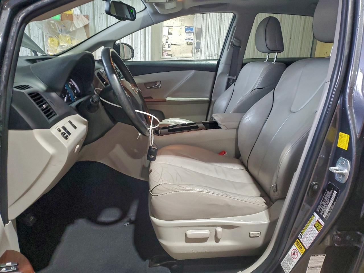 Toyota Venza Image 9