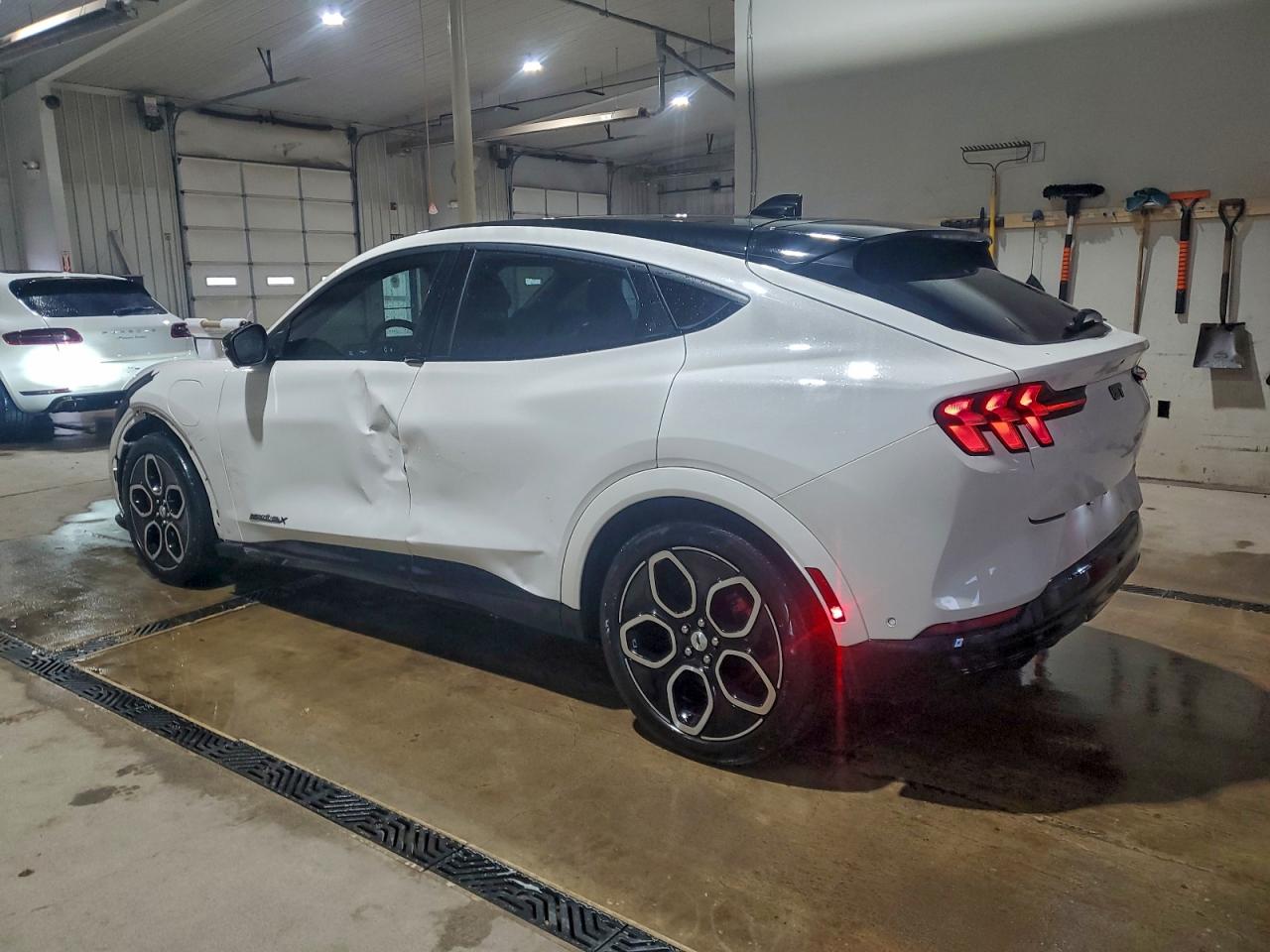Ford Mustang Gt Image 3