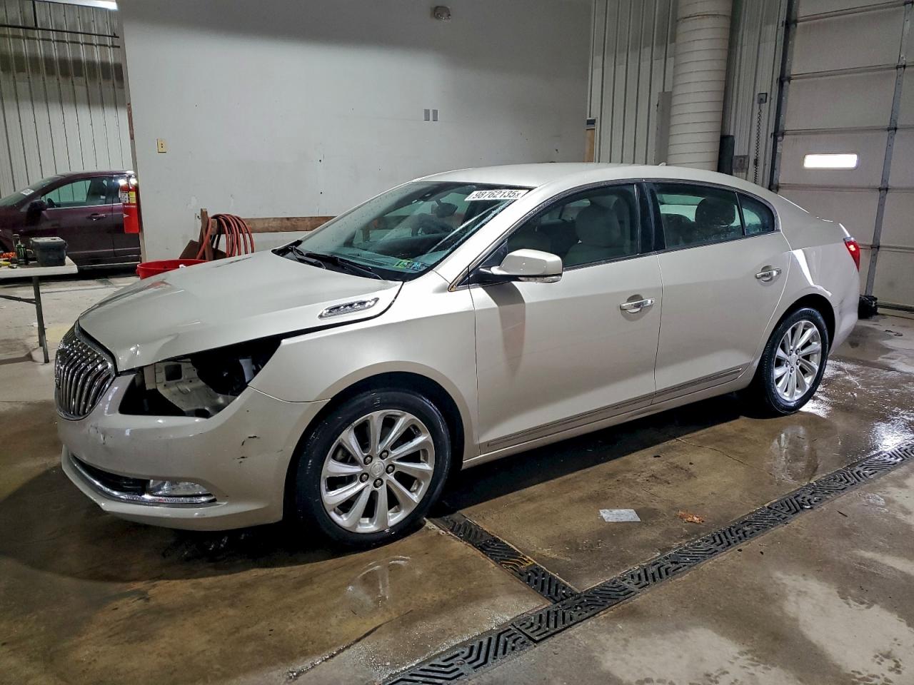 Buick LaCrosse Image 1