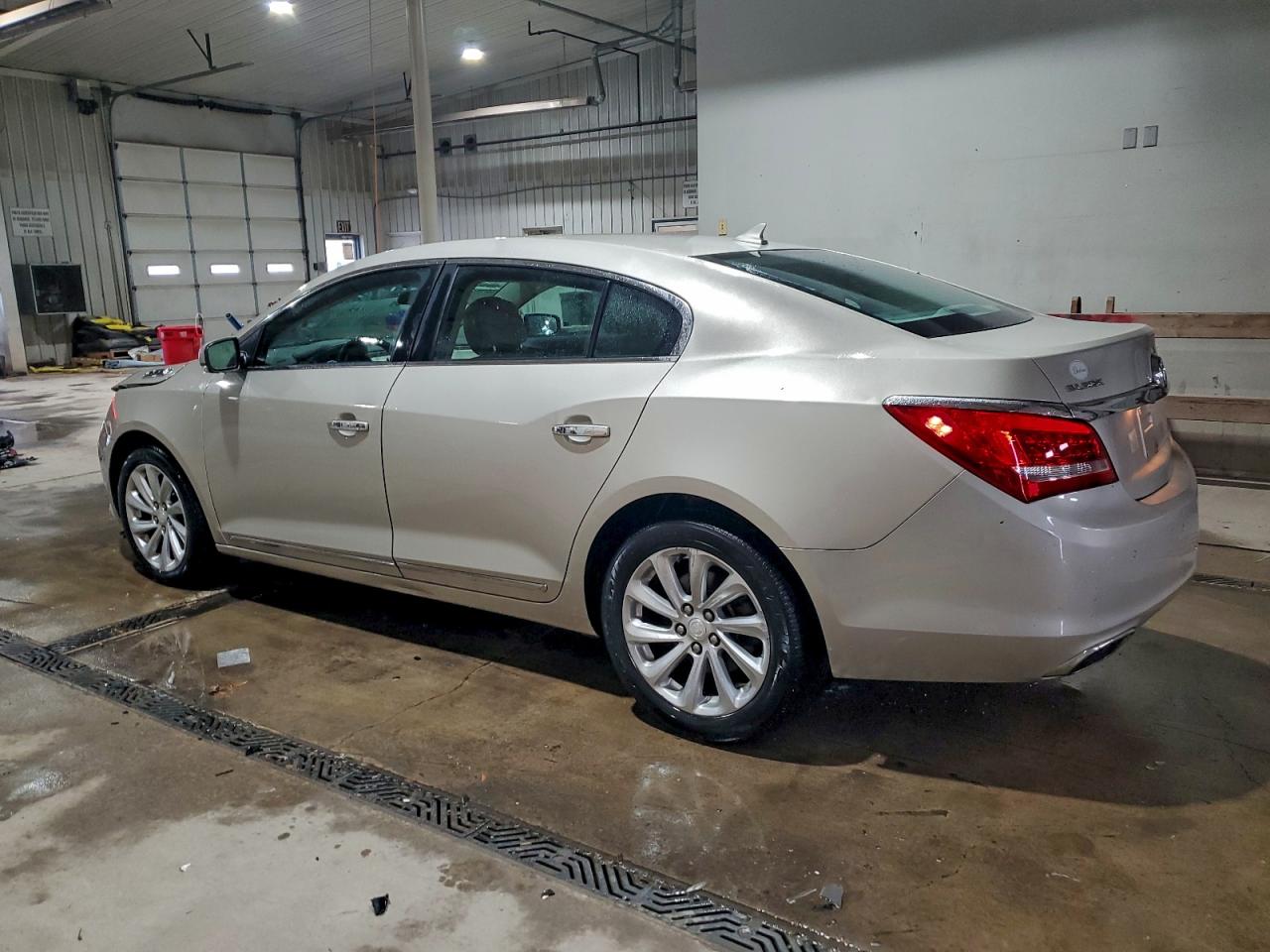 Buick LaCrosse Image 5