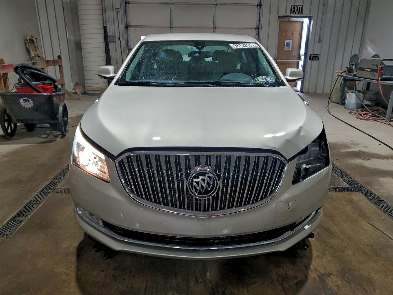 Buick LaCrosse Image 2
