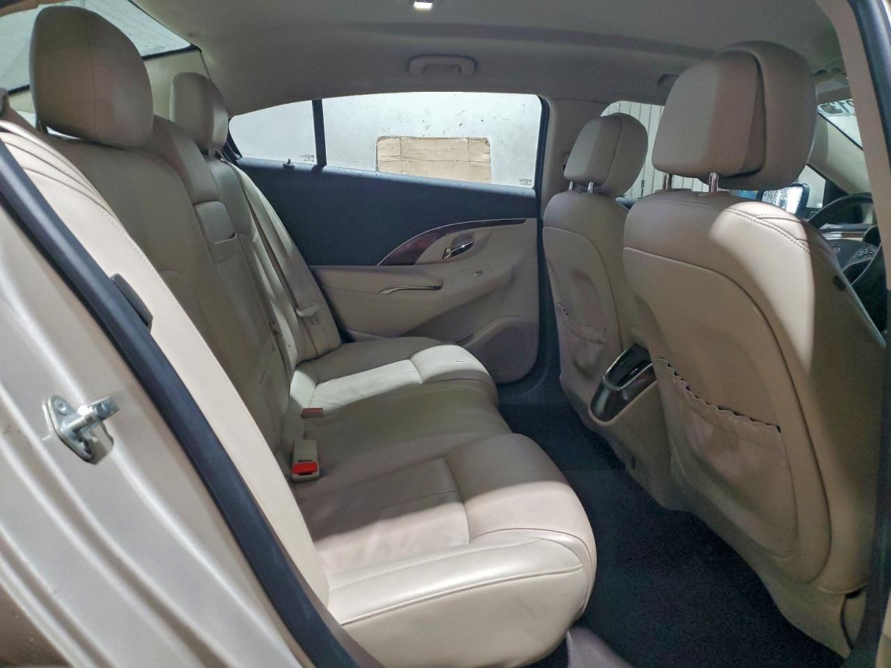 Buick LaCrosse Image 12