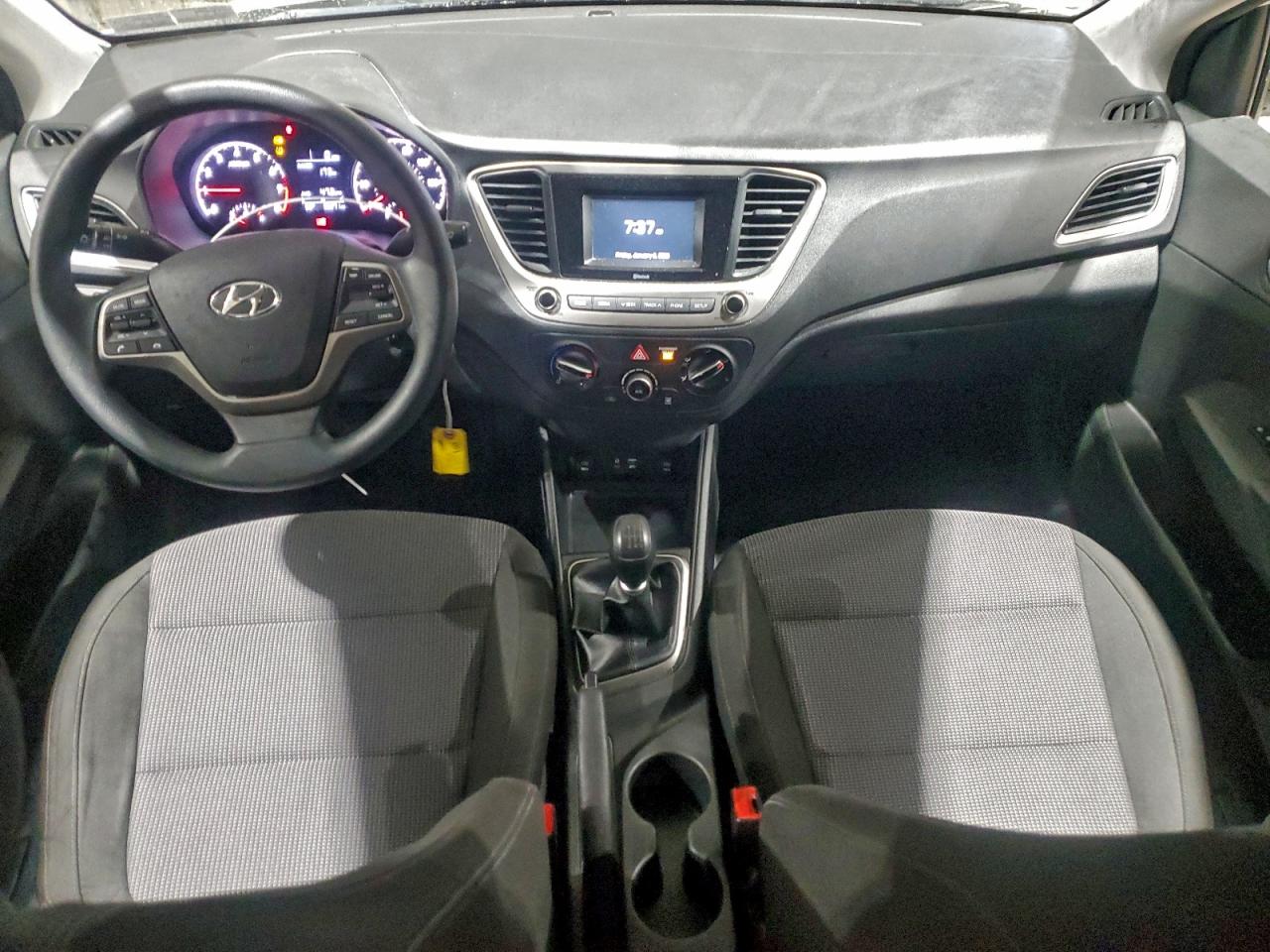 Hyundai ACCENT Se Image 3