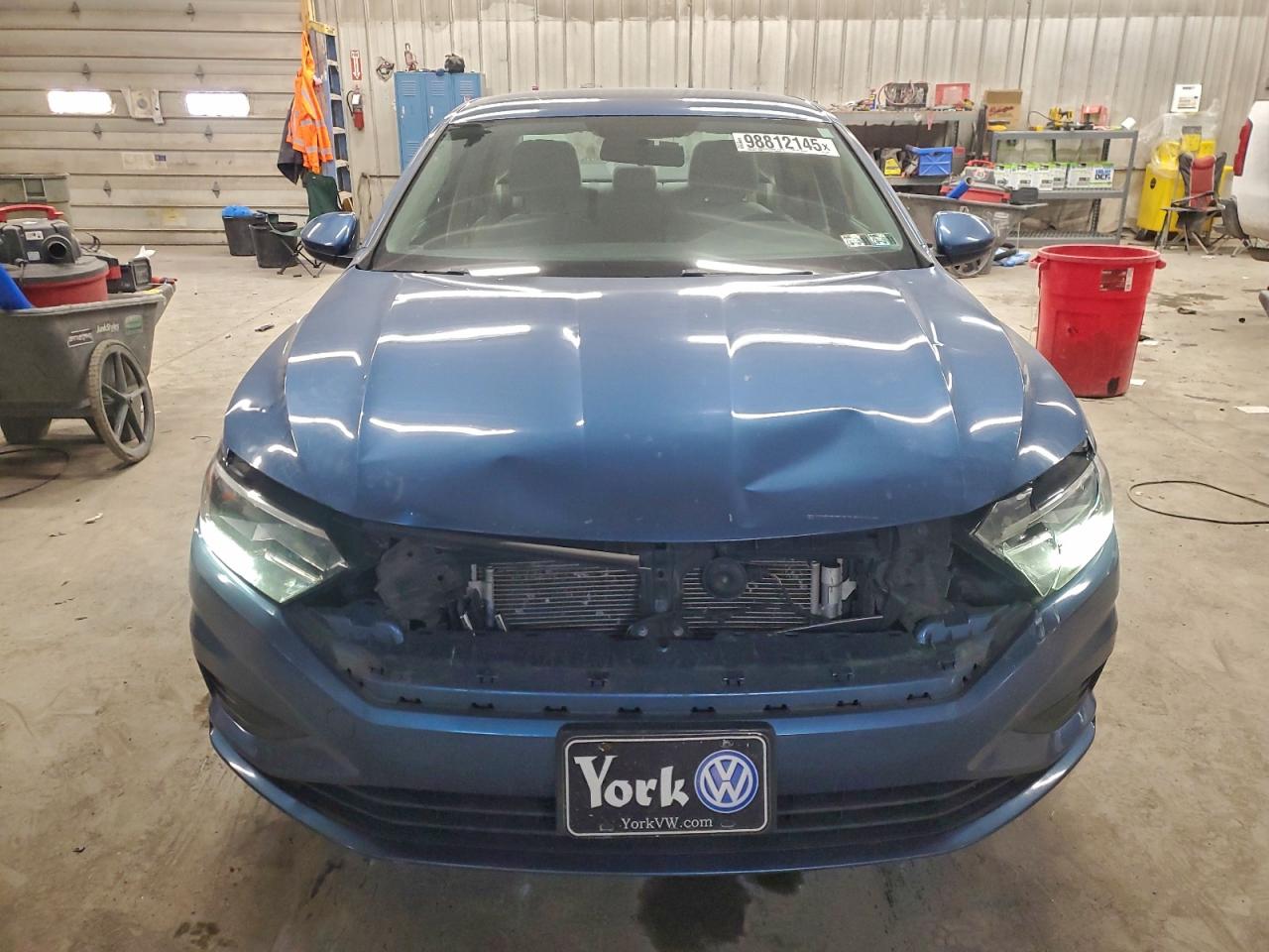 Volkswagen Jetta S Image 2