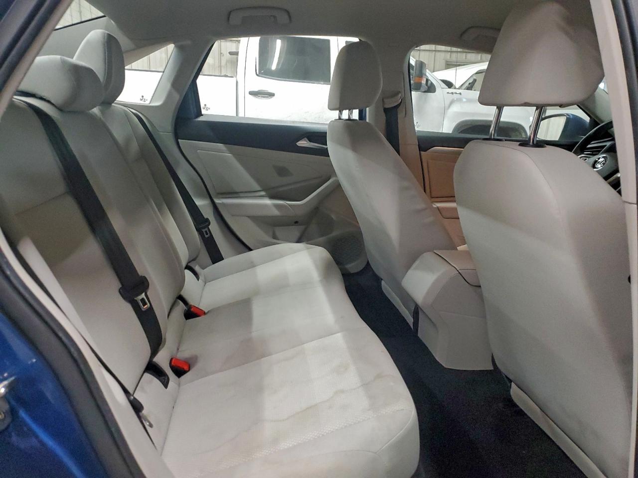 Volkswagen Jetta S Image 8