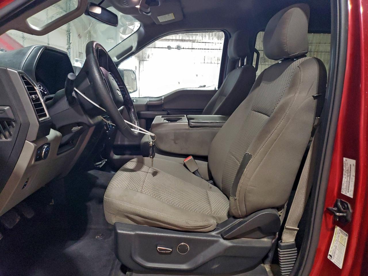 Ford F-150 Supercrew Image 4