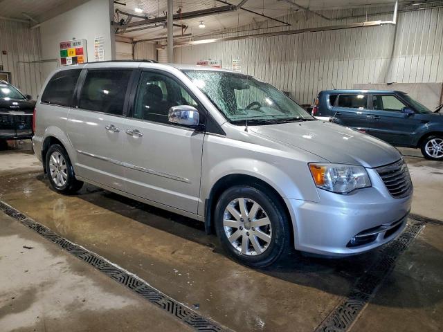 Chrysler Minivan Touring L Image 6
