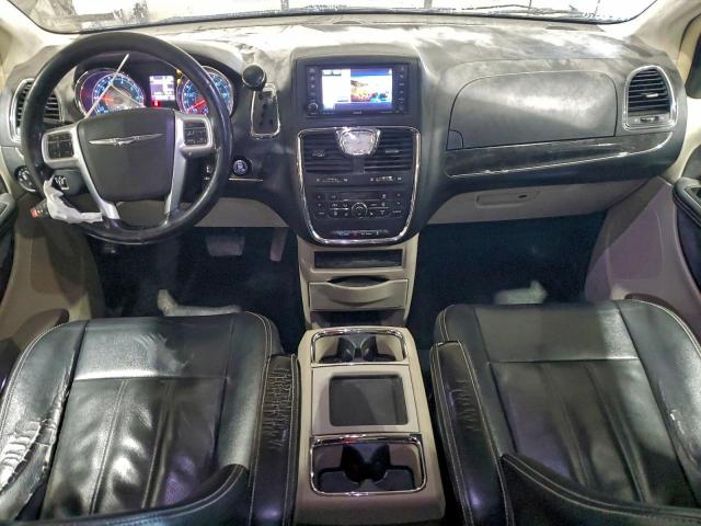 Chrysler Minivan Touring L Image 8