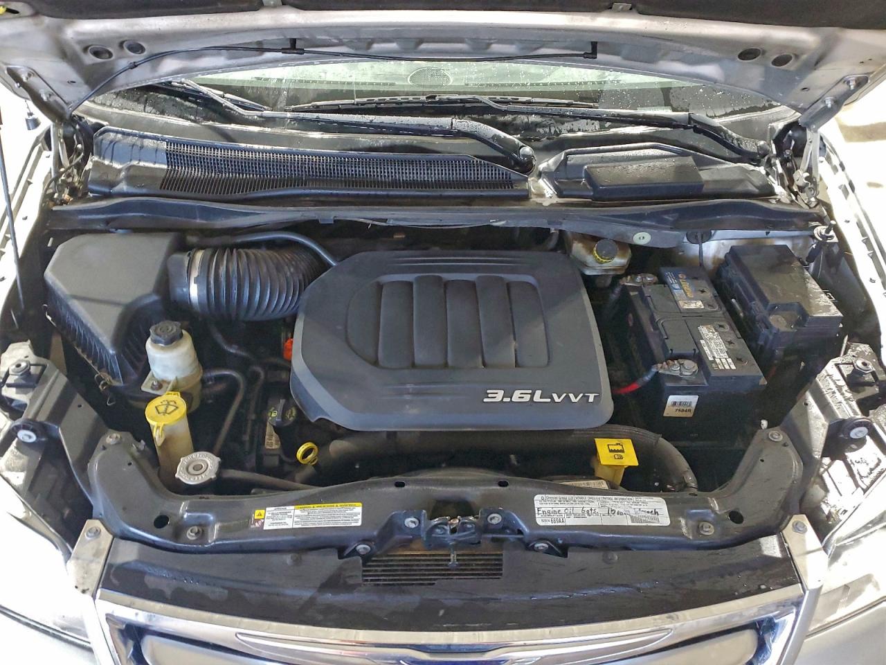 Chrysler Minivan Touring L Image 3