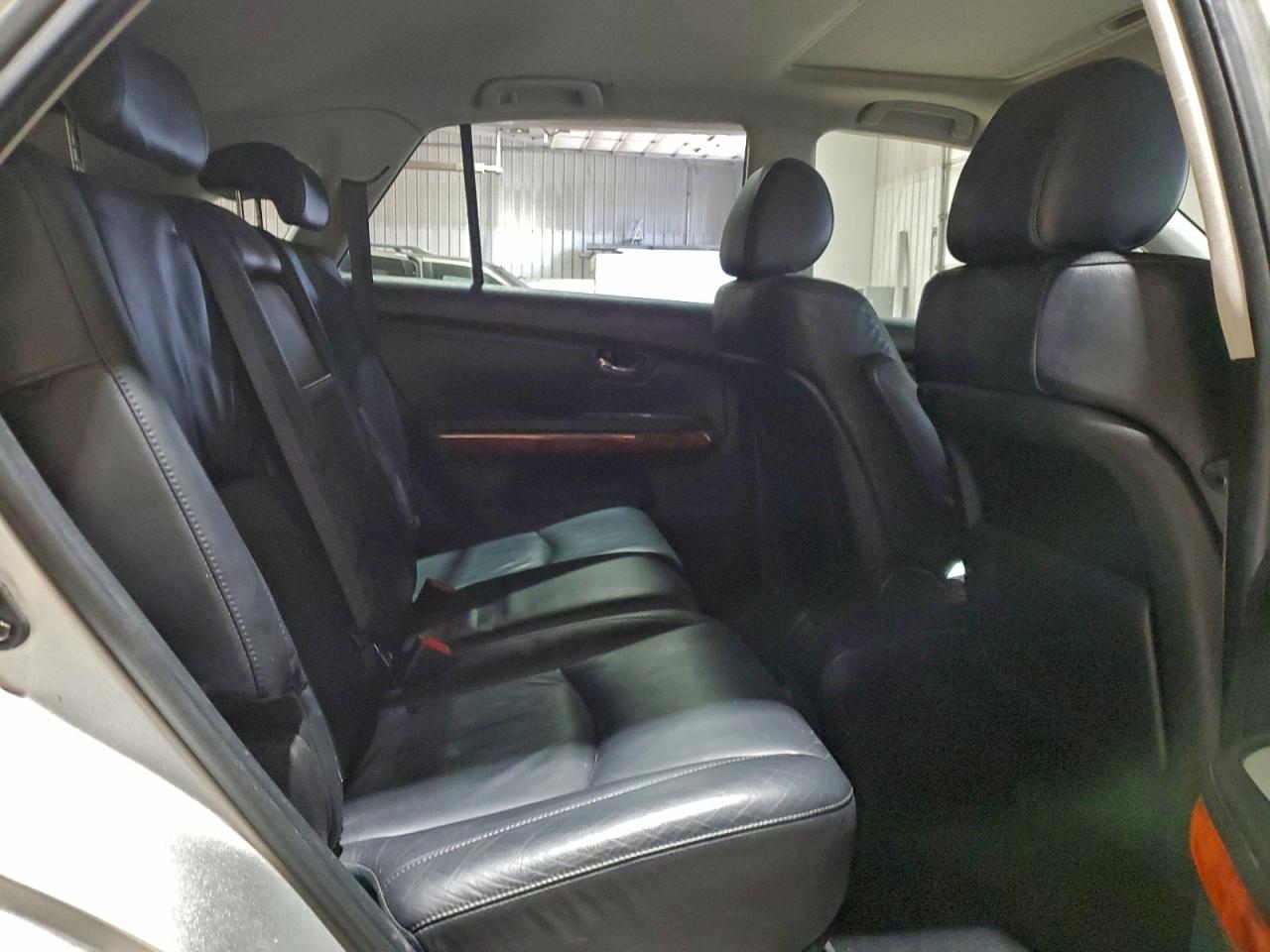 Lexus RX 330 Image 11