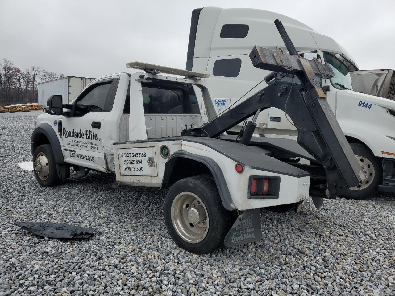 Ford F-450 Super Duty Image 4