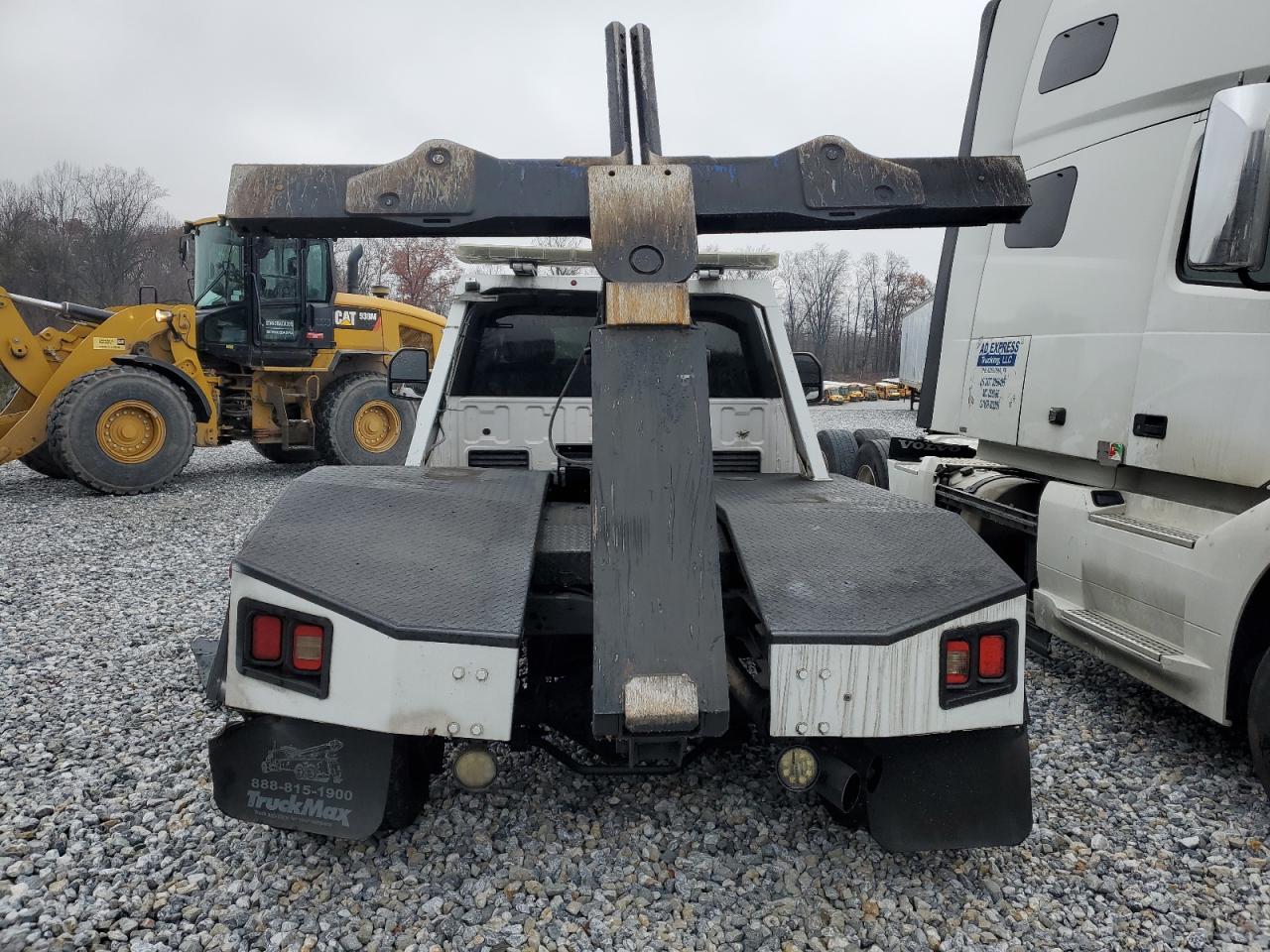 Ford F-450 Super Duty Image 12