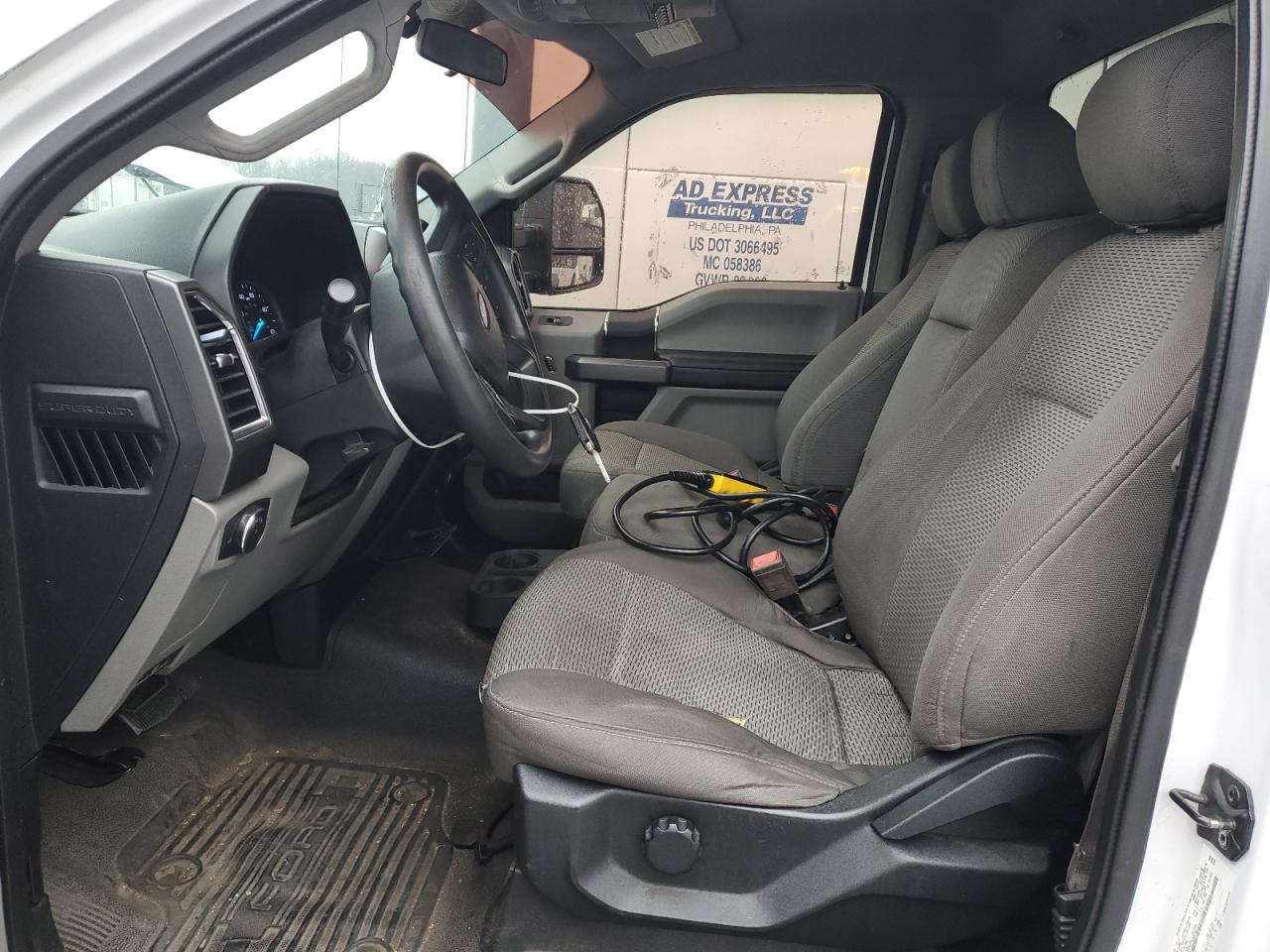 Ford F-450 Super Duty Image 8