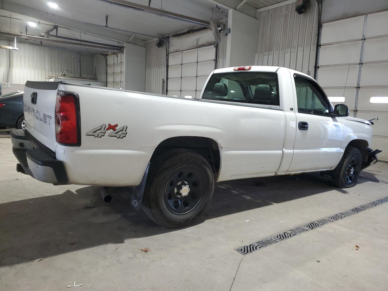 Chevrolet Silverado K1500 Image 9