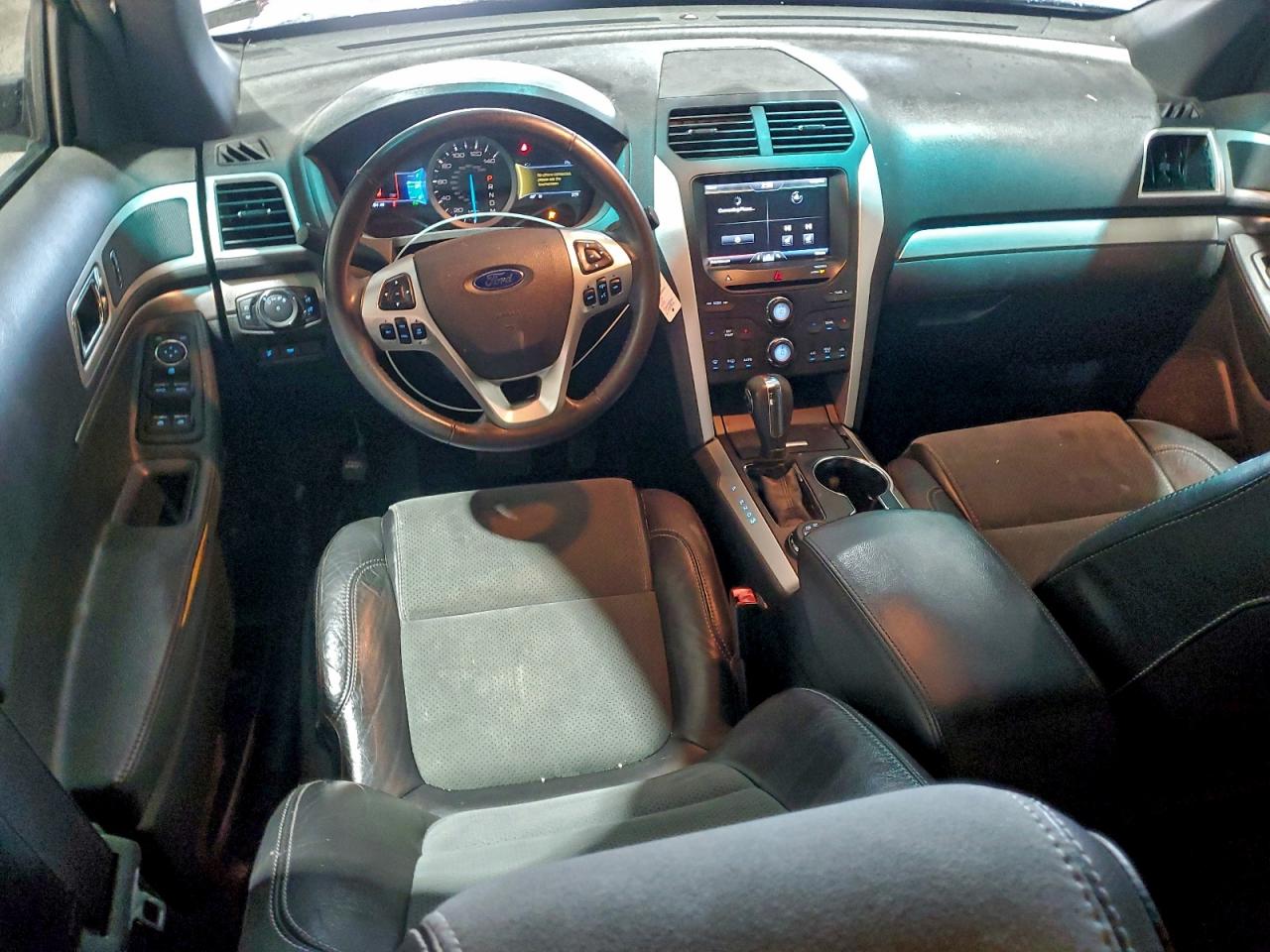 Ford Explorer Xlt Image 6