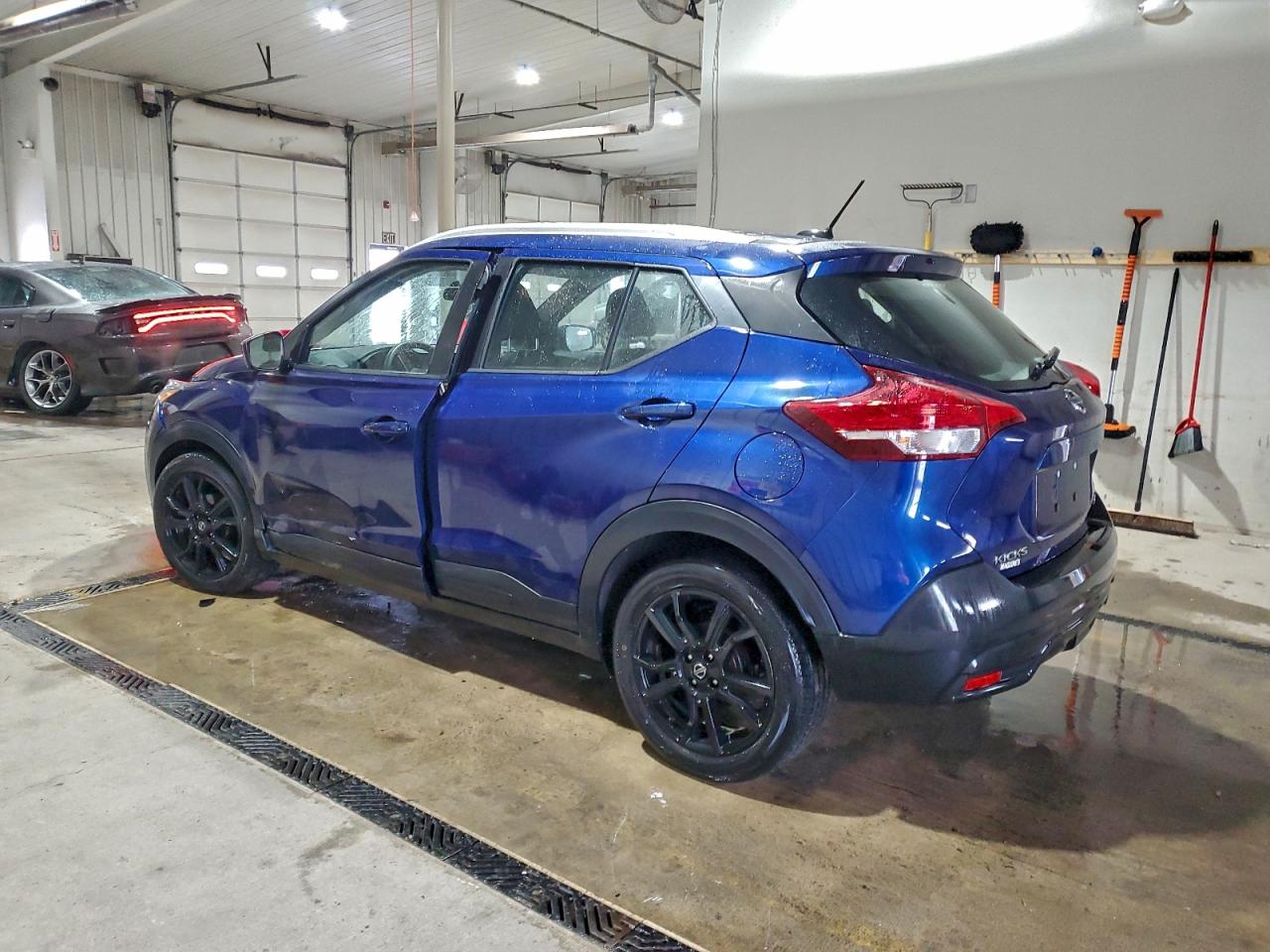 Nissan Kicks S Image 2