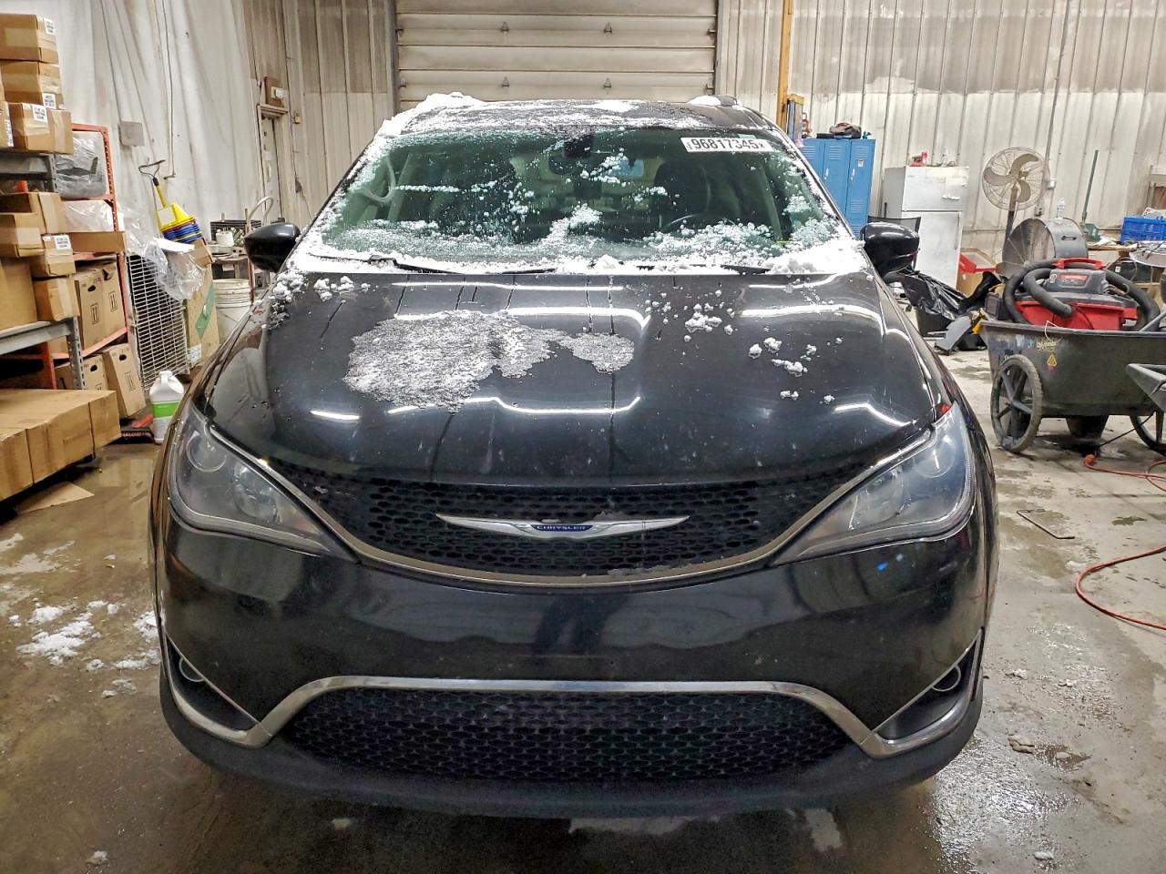 Chrysler Pacifica Touring L Image 8