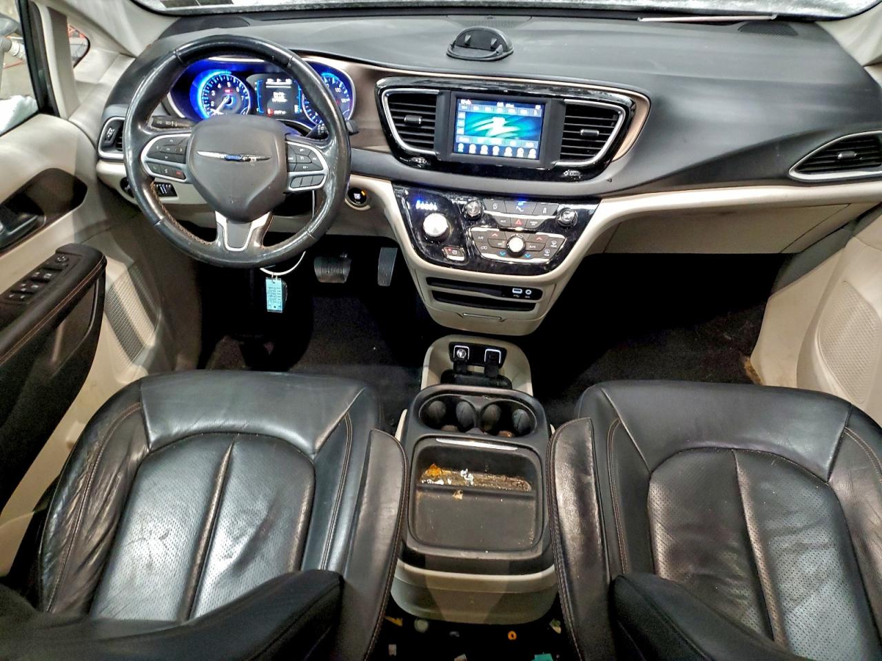 Chrysler Pacifica Touring L Image 9