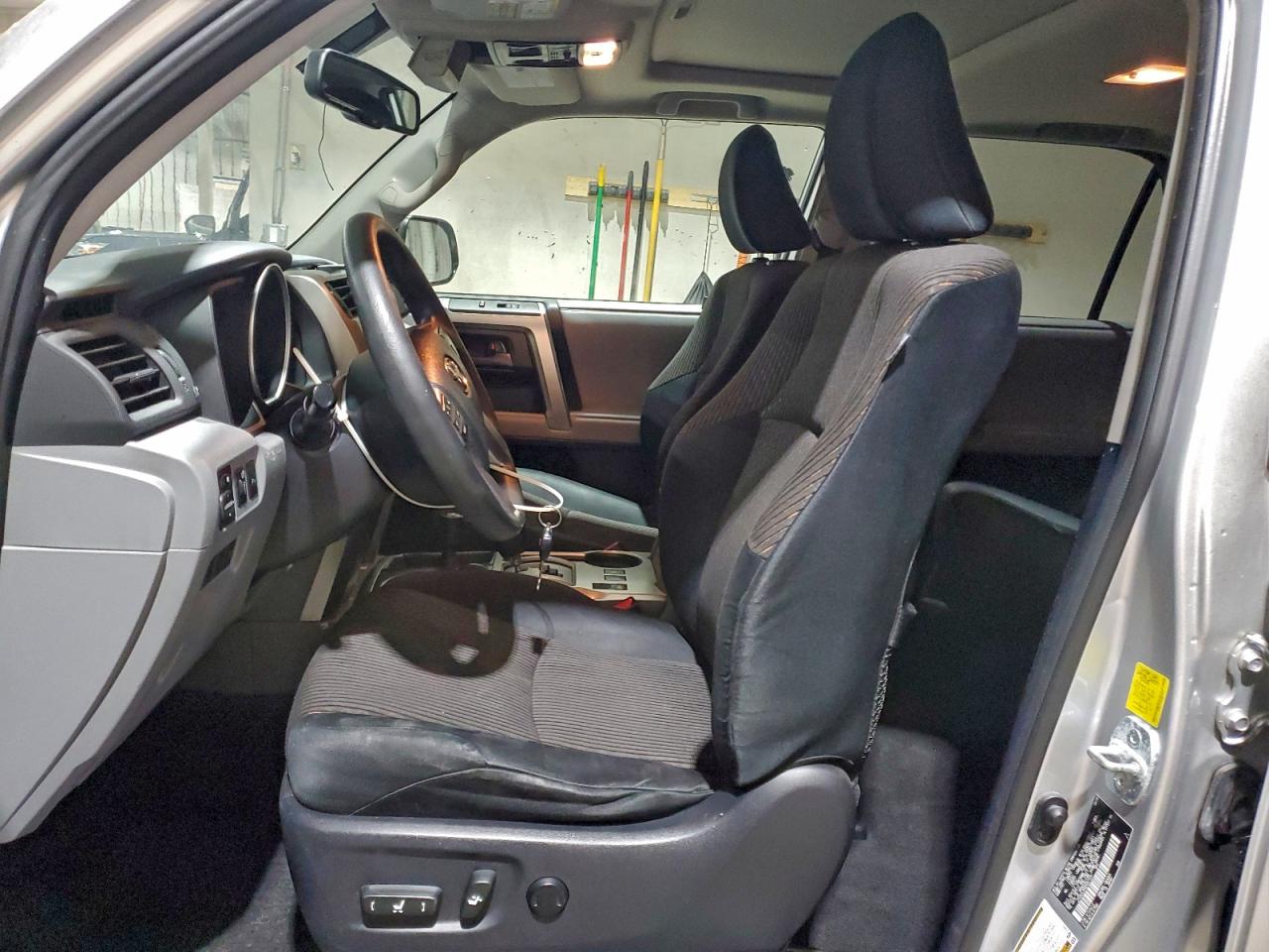 Toyota 4Runner Sr5 Image 7