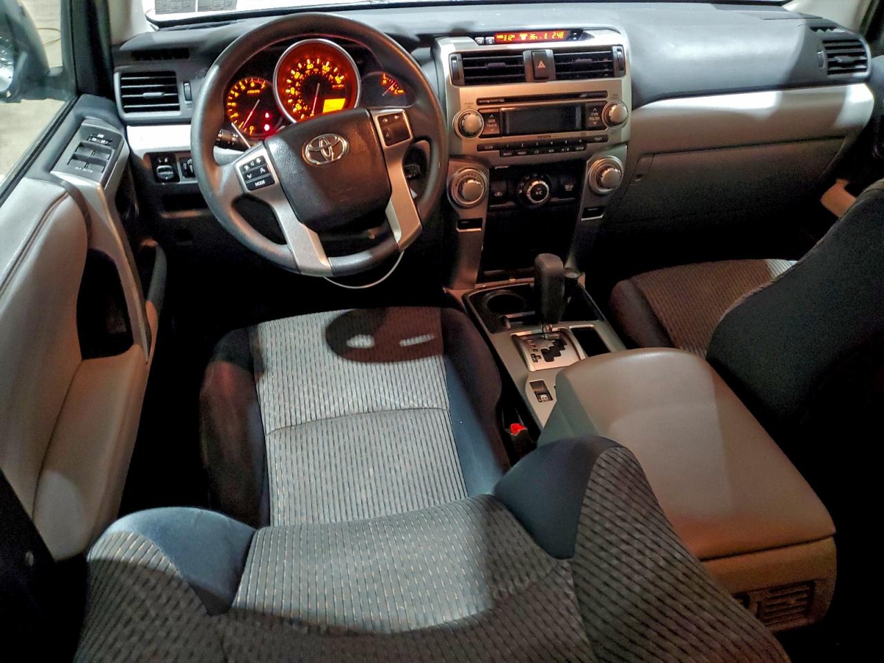 Toyota 4Runner Sr5 Image 3