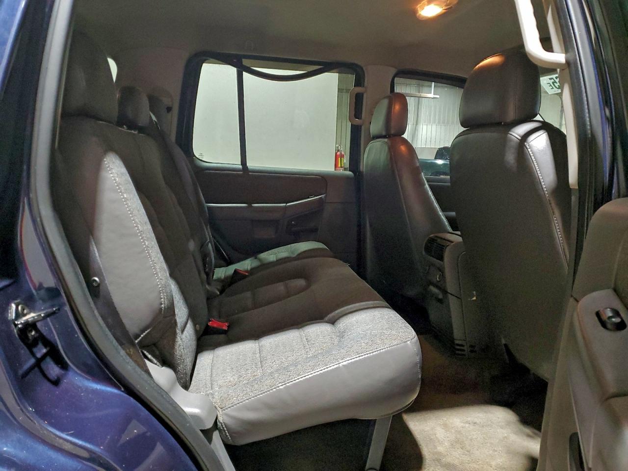 Ford Explorer Xls Image 11