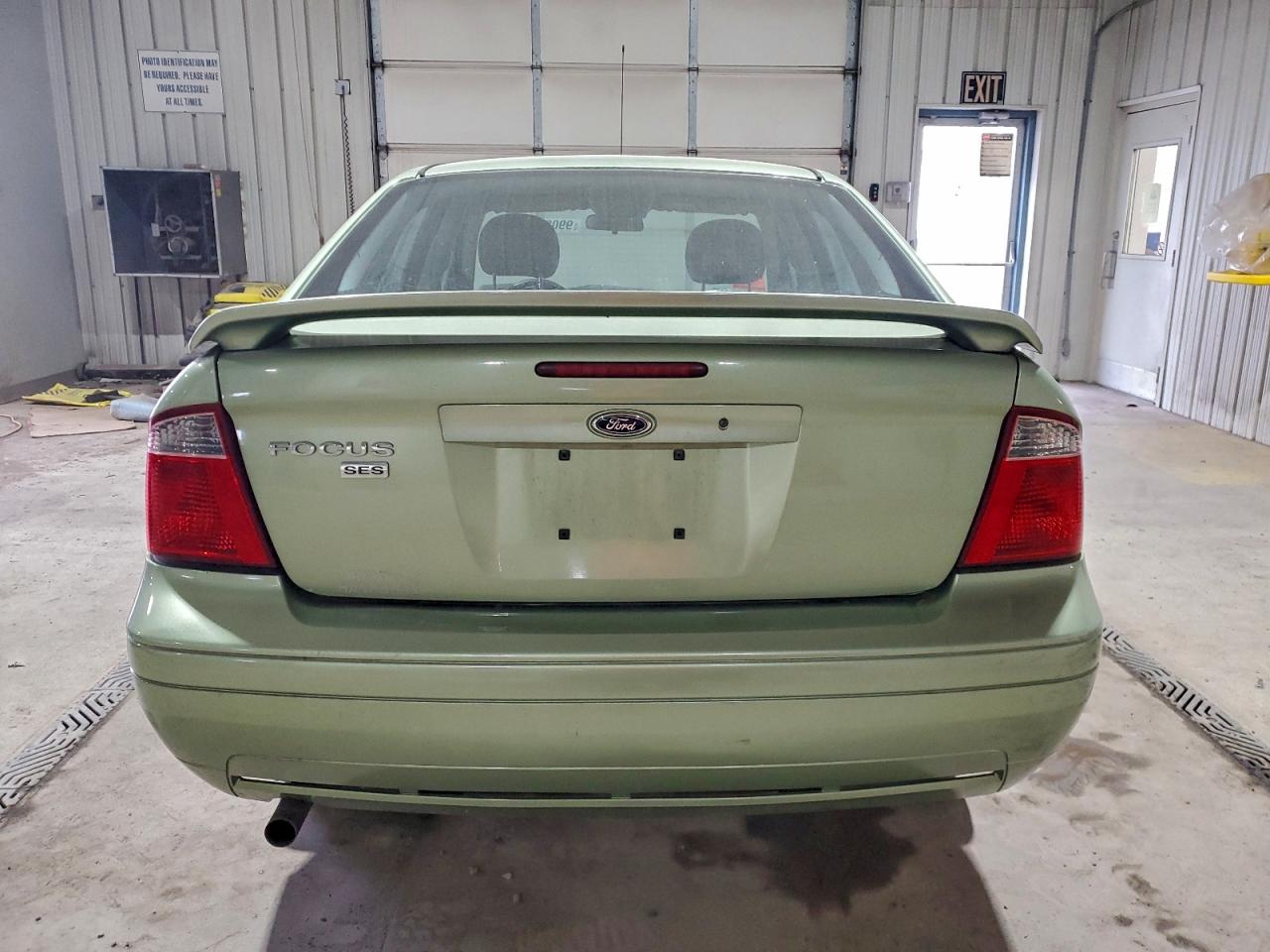 Ford Focus Zx4 Image 2