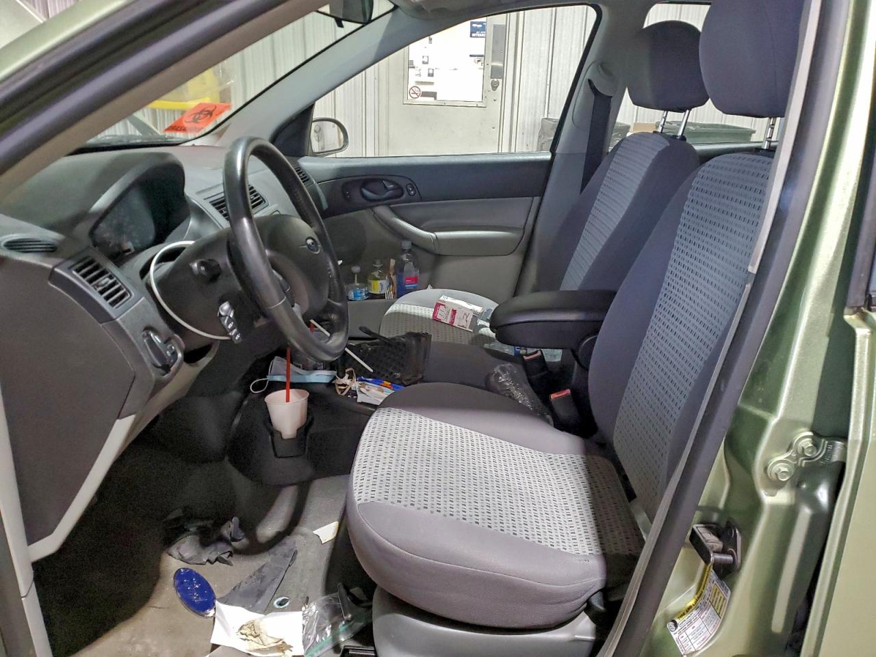 Ford Focus Zx4 Image 8