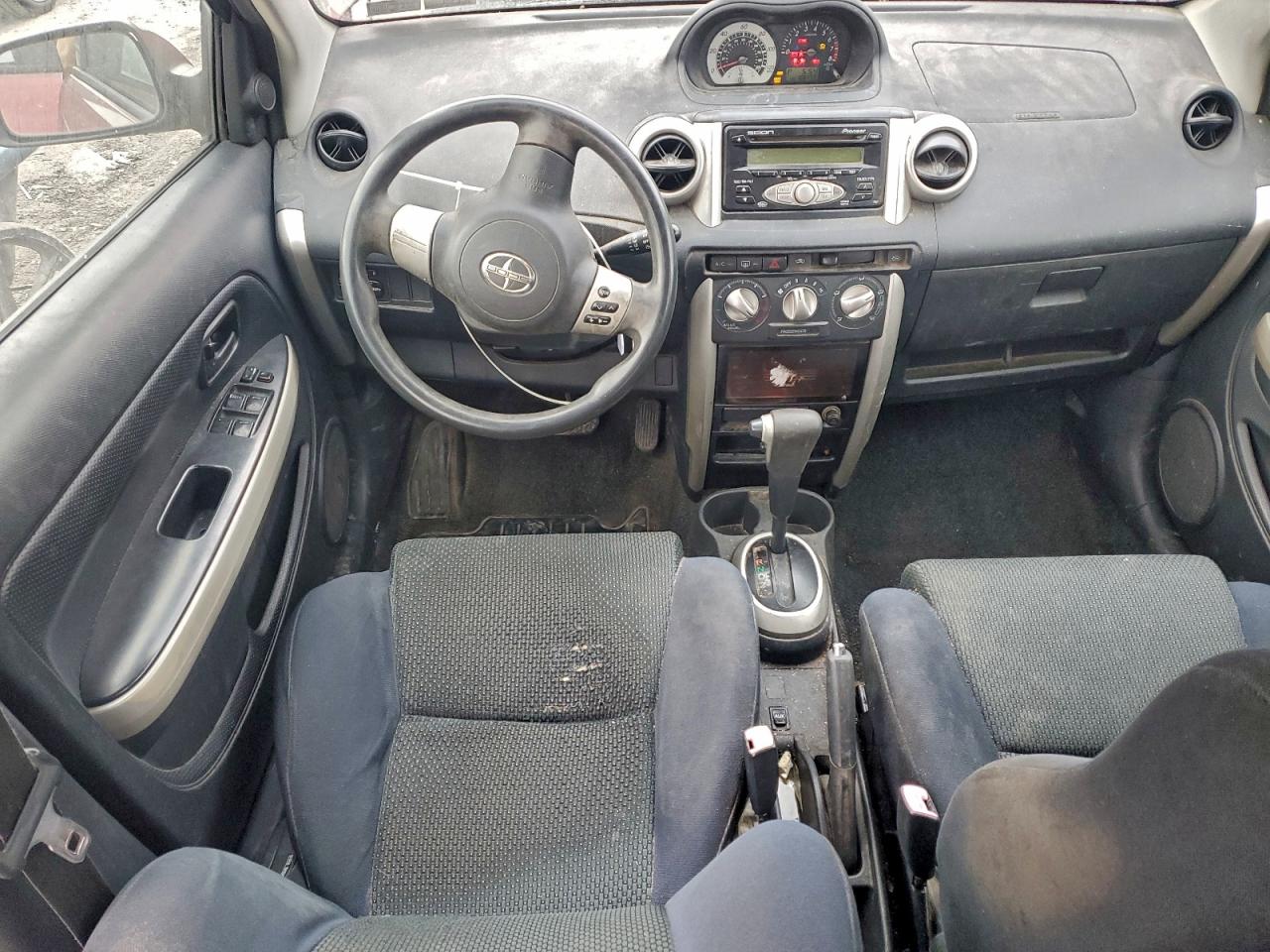 Toyota Scion Image 6