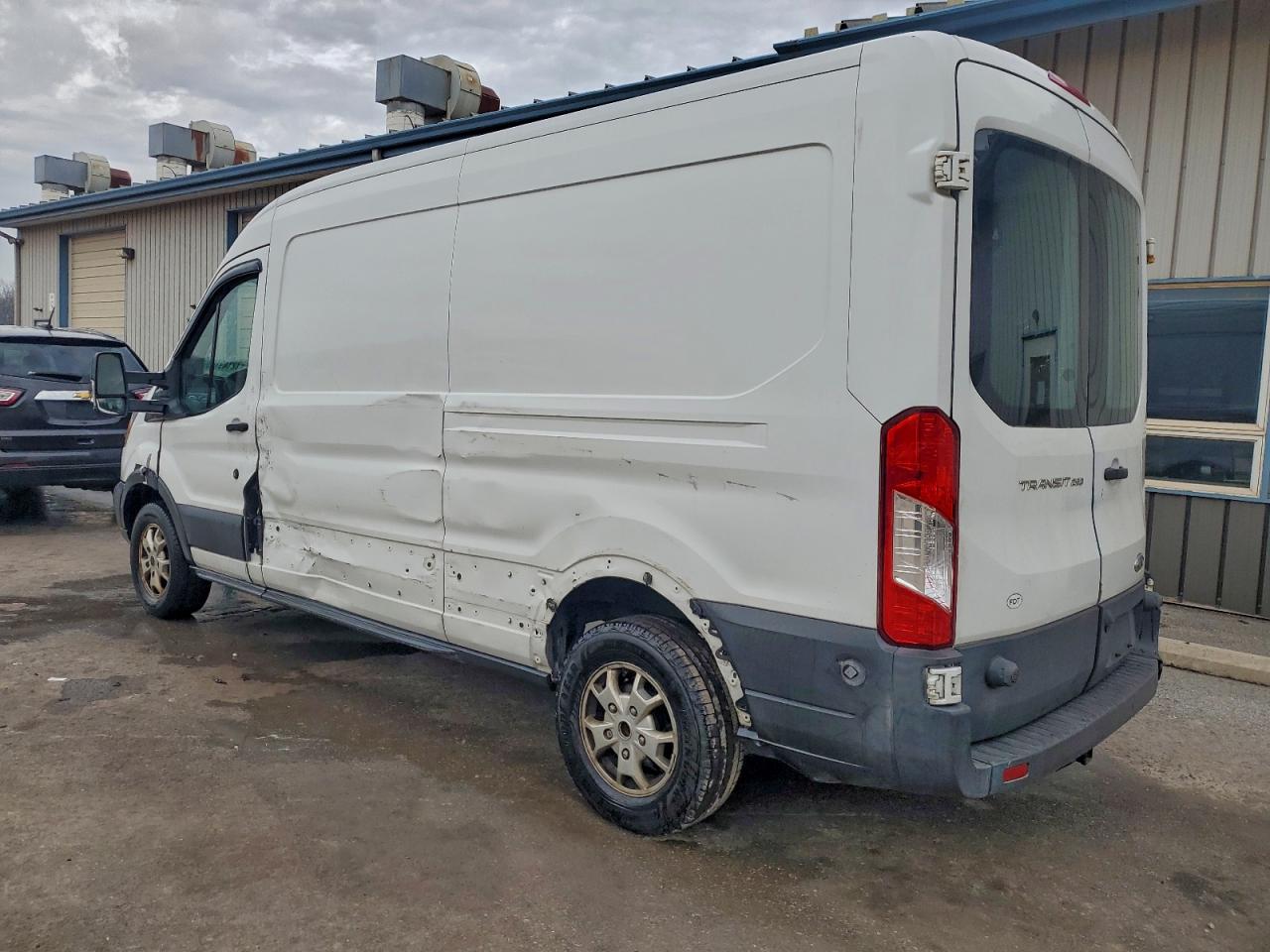 Ford Transit T-250 Image 4