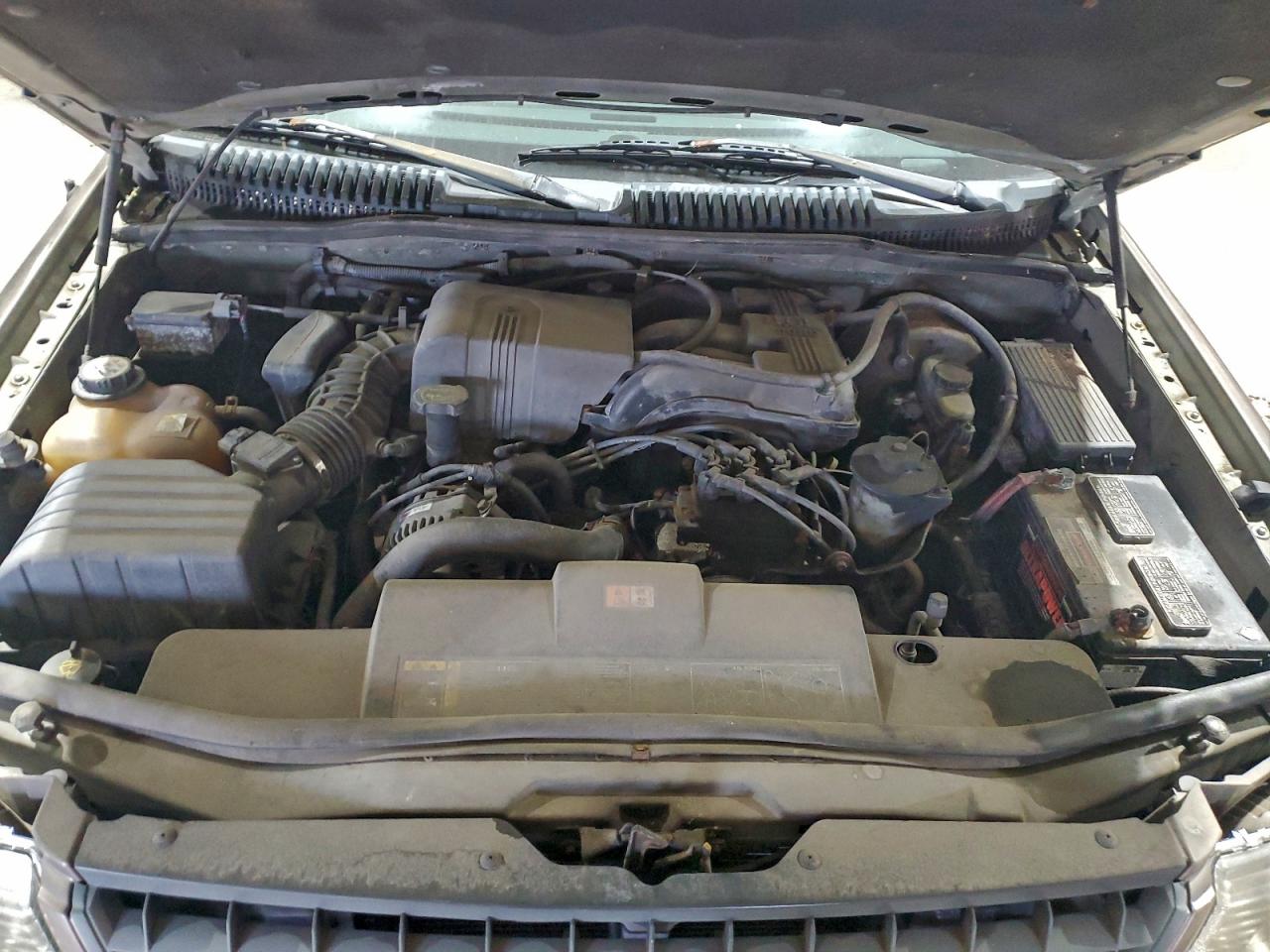 Ford Explorer Xlt Image 10