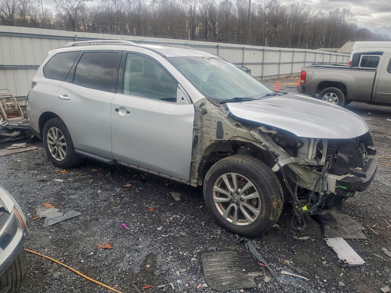 Nissan Pathfinder S Image 14