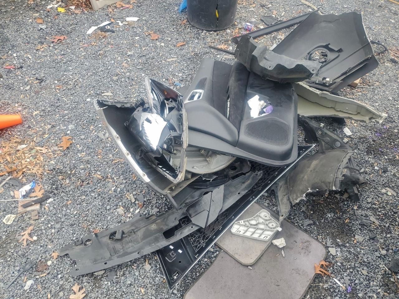 Nissan Pathfinder S Image 9