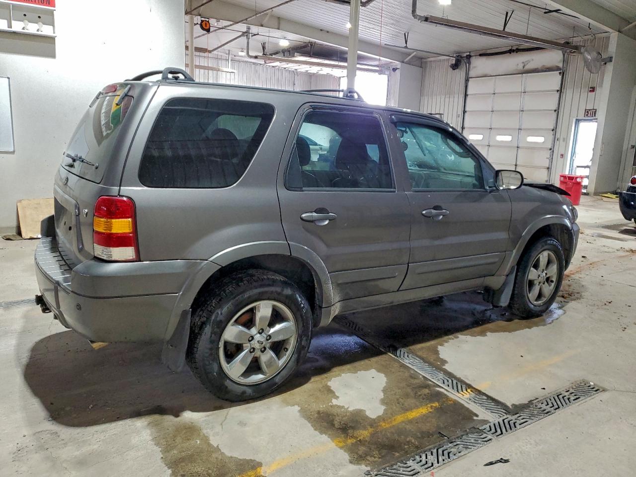 Ford Escape Limited Image 2