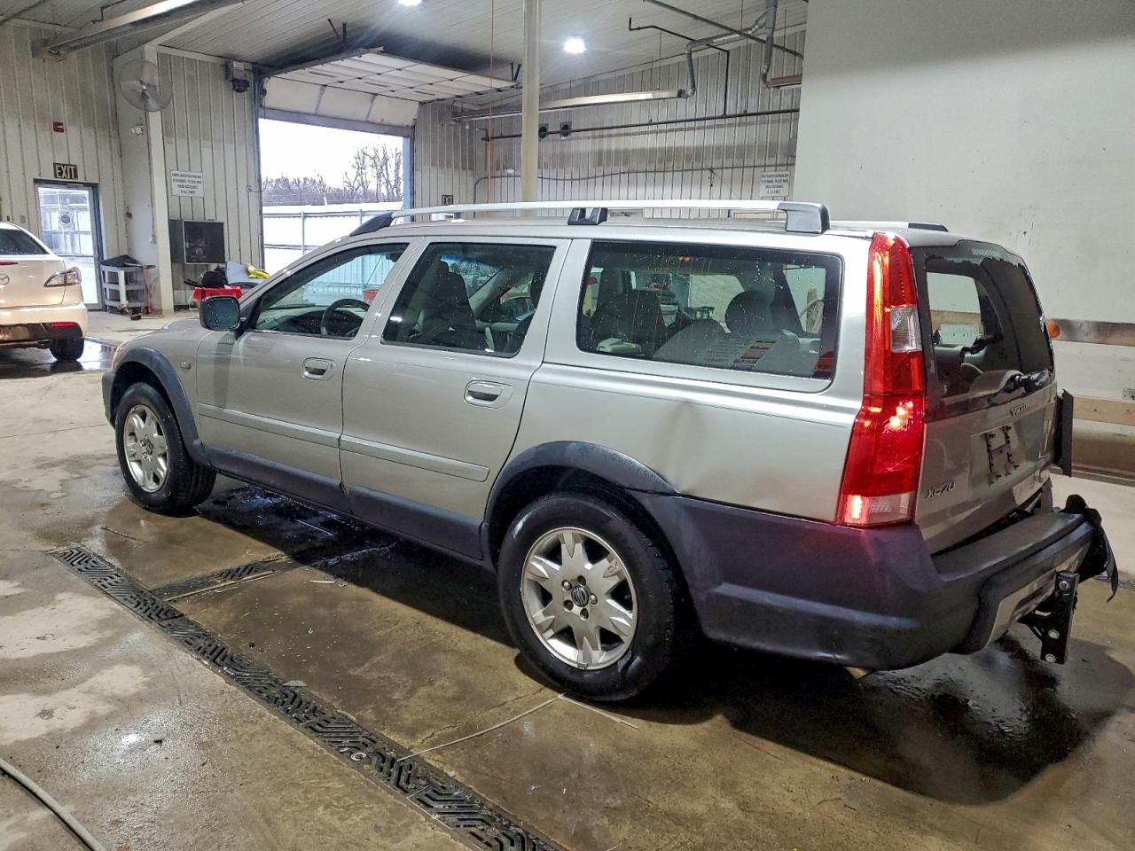 Volvo XC70 Image 2