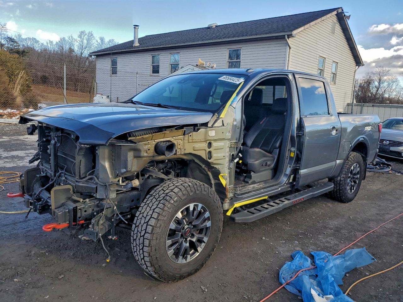 Nissan Titan Sv Image 1